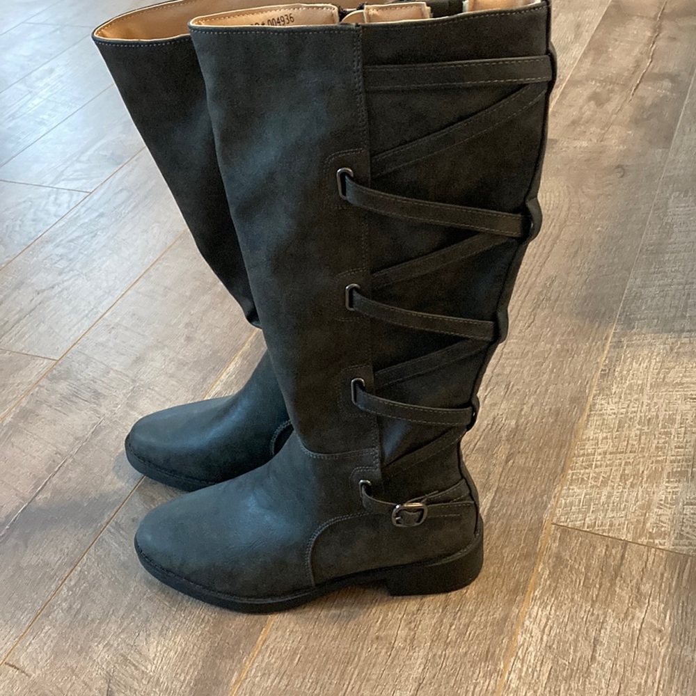 JOURNEE COLLECTION Womens Carly Block Heel Riding Boot 6 NWOT